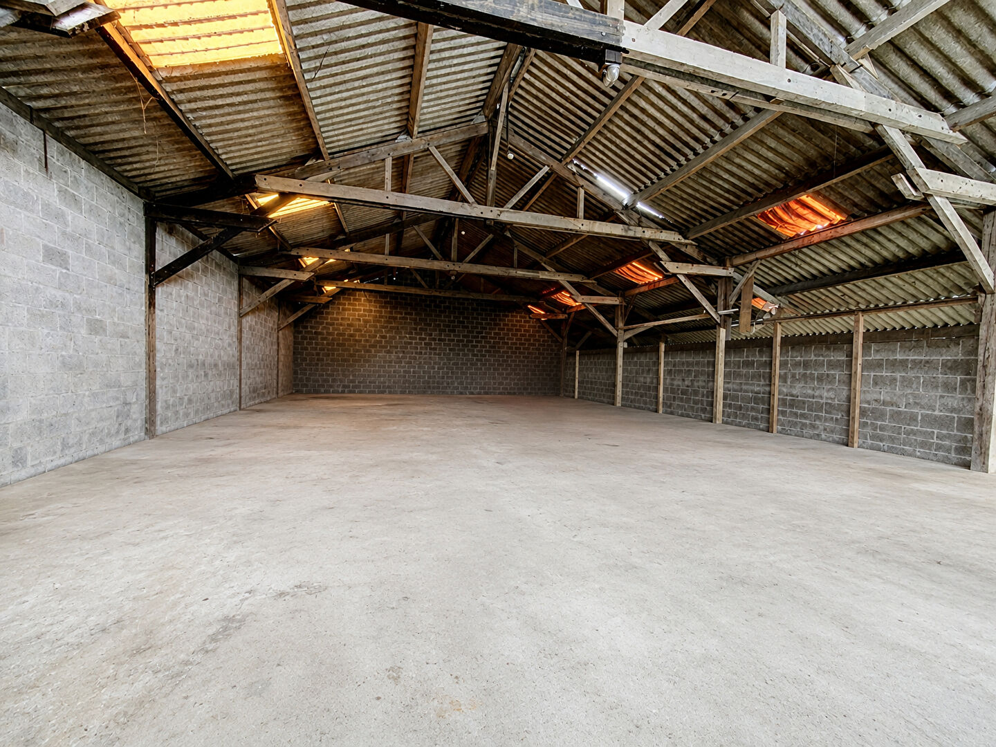 Parking 2 pièces 283 m² · à Chalonnes sur Loire · 283 m² · 76 200 €