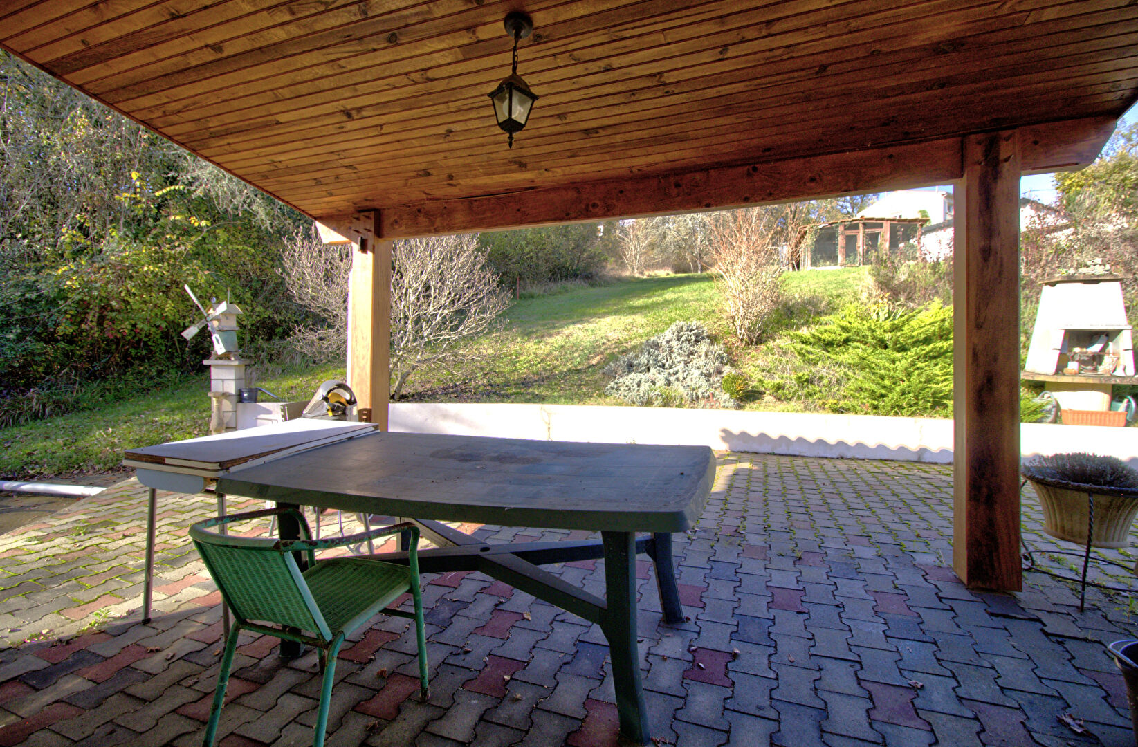 LE PASSAGE - Maison lumineuse 100 m² sur sous-sol semi enterrée avec garage indépendant et jardin autour