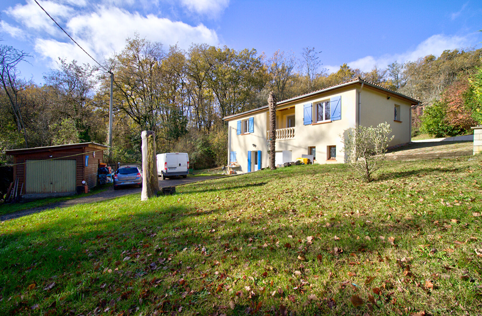LE PASSAGE - Maison lumineuse 100 m² sur sous-sol semi enterrée avec garage indépendant et jardin autour