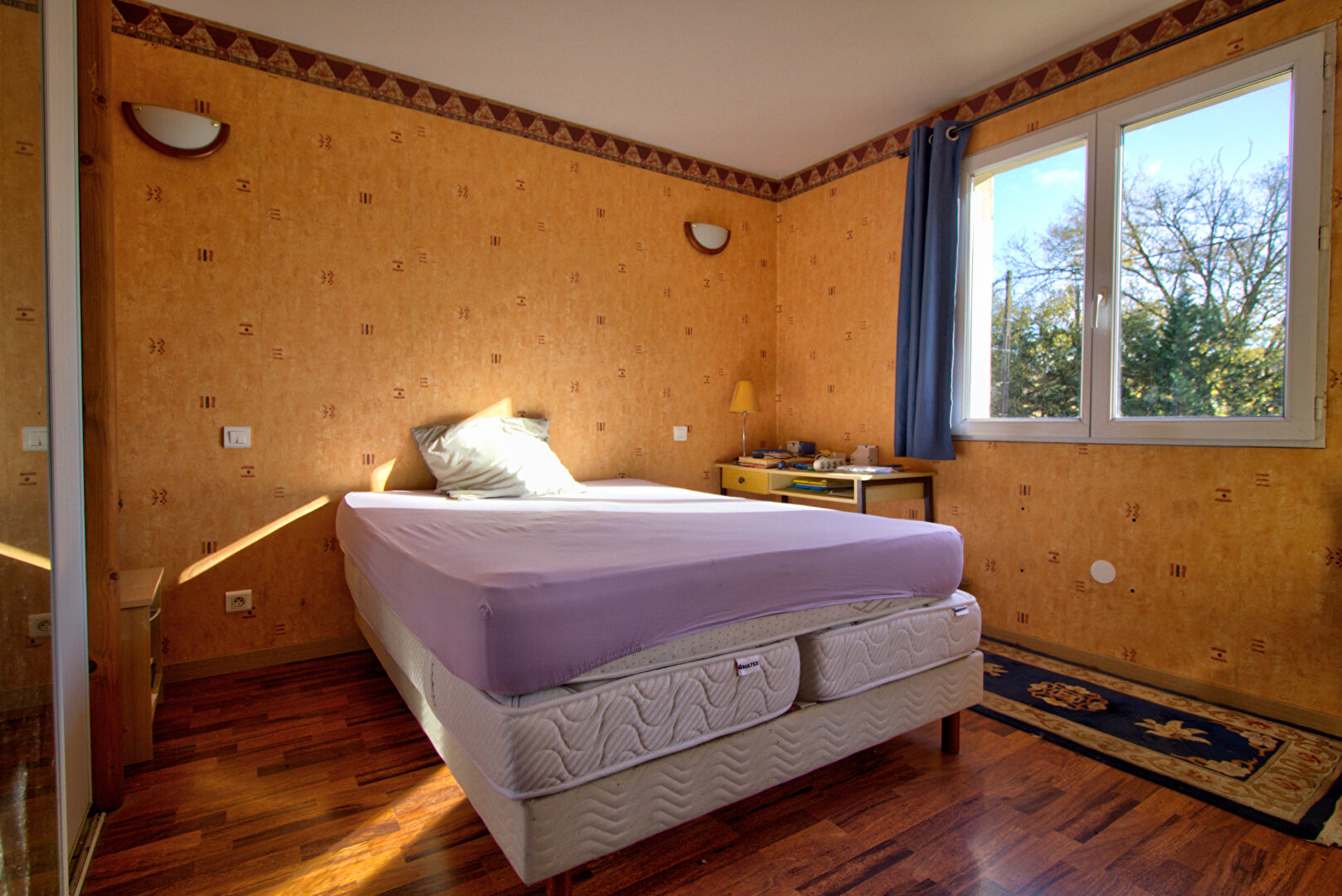 LE PASSAGE - Maison lumineuse 100 m² sur sous-sol semi enterrée avec garage indépendant et jardin autour