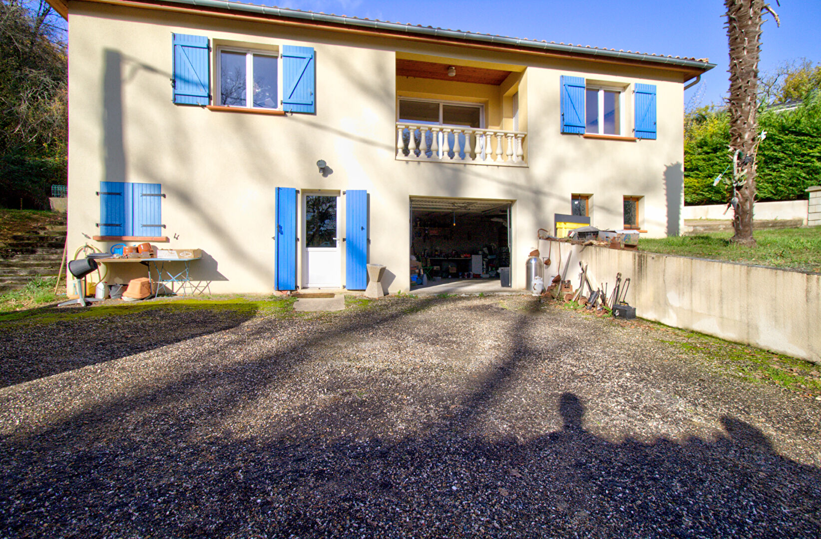 LE PASSAGE - Maison lumineuse 100 m² sur sous-sol semi enterrée avec garage indépendant et jardin autour