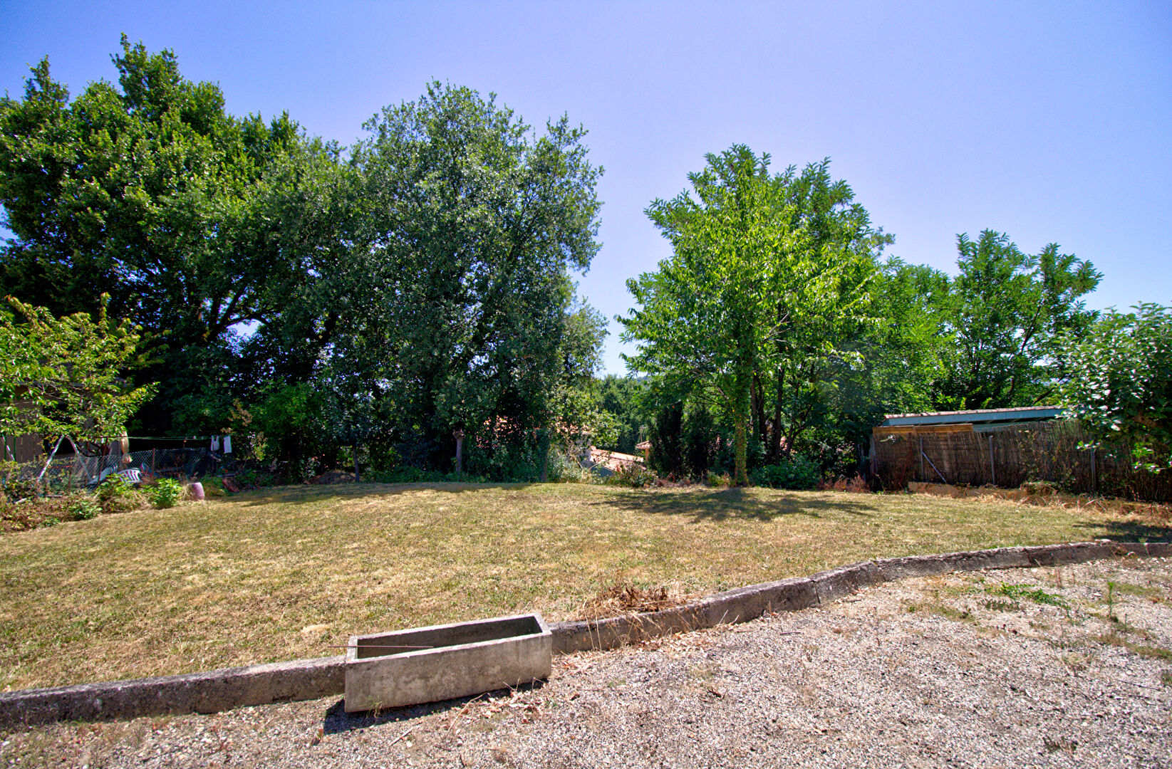 Maison à vendre à Agen avec 3 chambres , jardin et grand sous sol