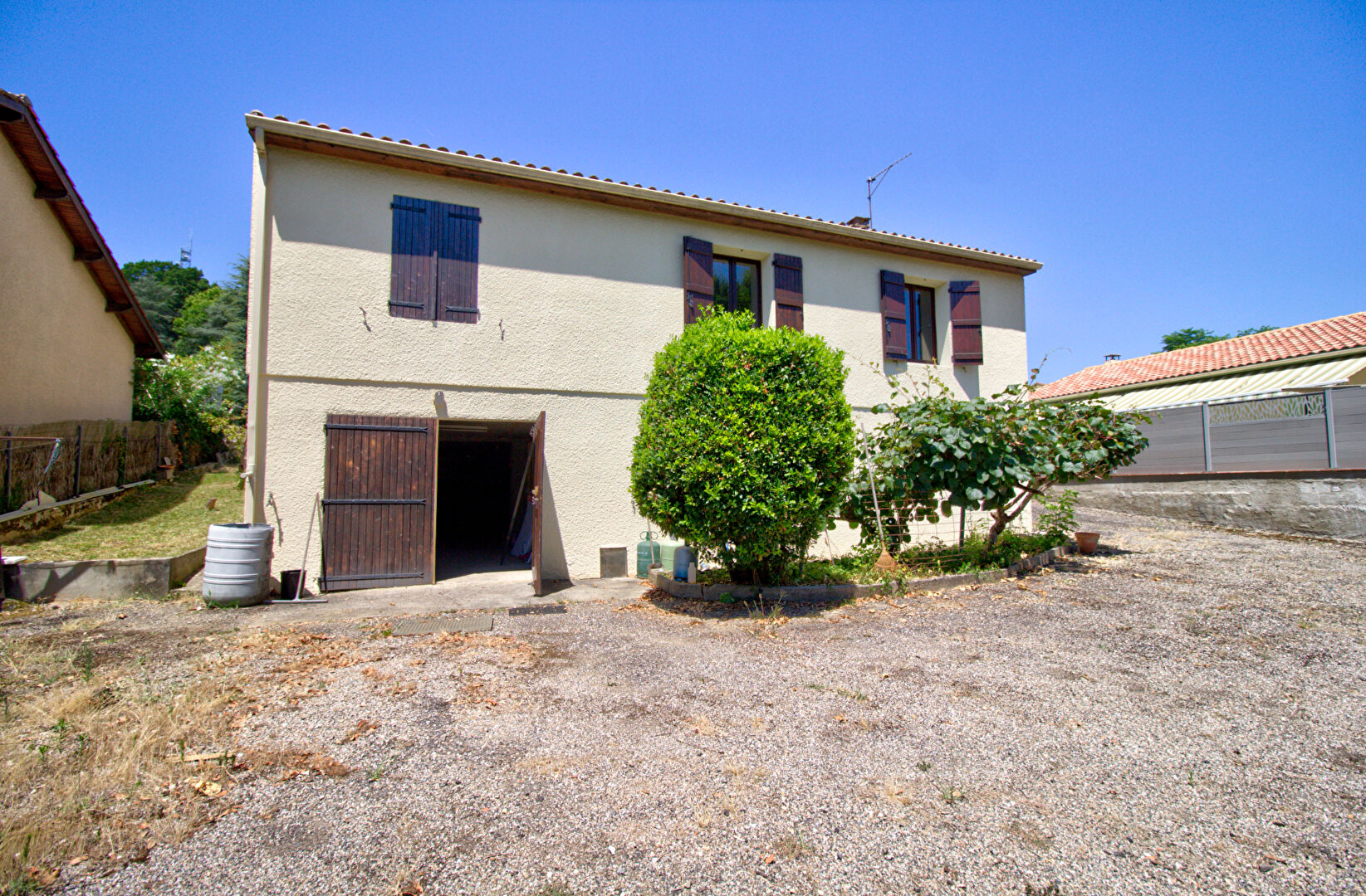Maison à vendre à Agen avec 3 chambres , jardin et grand sous sol