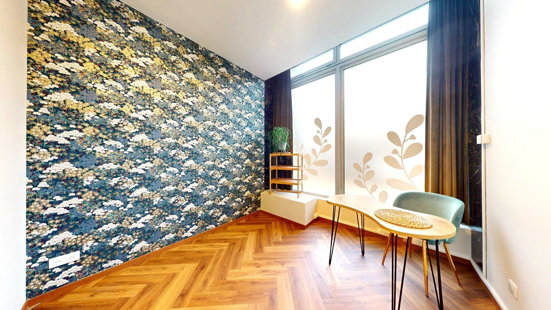 AGEN HYPERCENTRE - Boulevard CARNOT : Local commercial de 75 m² avec espace accueil, 3 bureaux et cuisine.