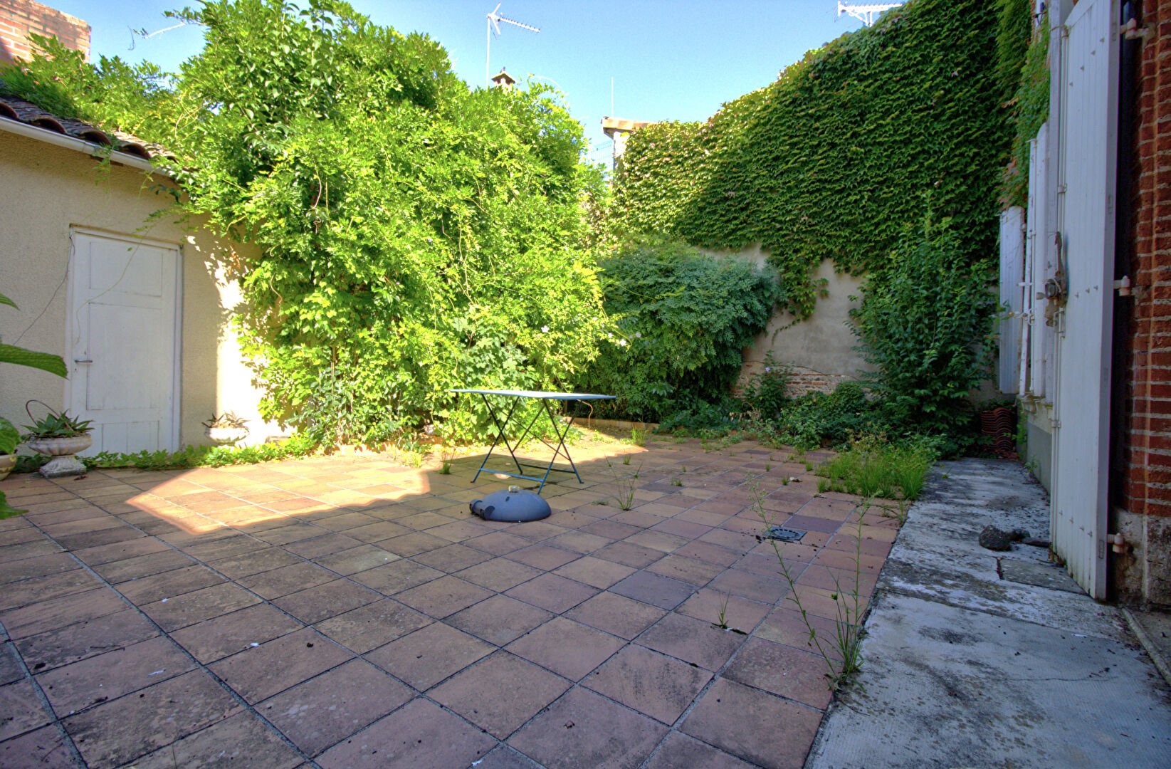 AGEN CENTRE - Maison de caractère de 250 m² avec extérieur, cave dans un quartier calme et recherché