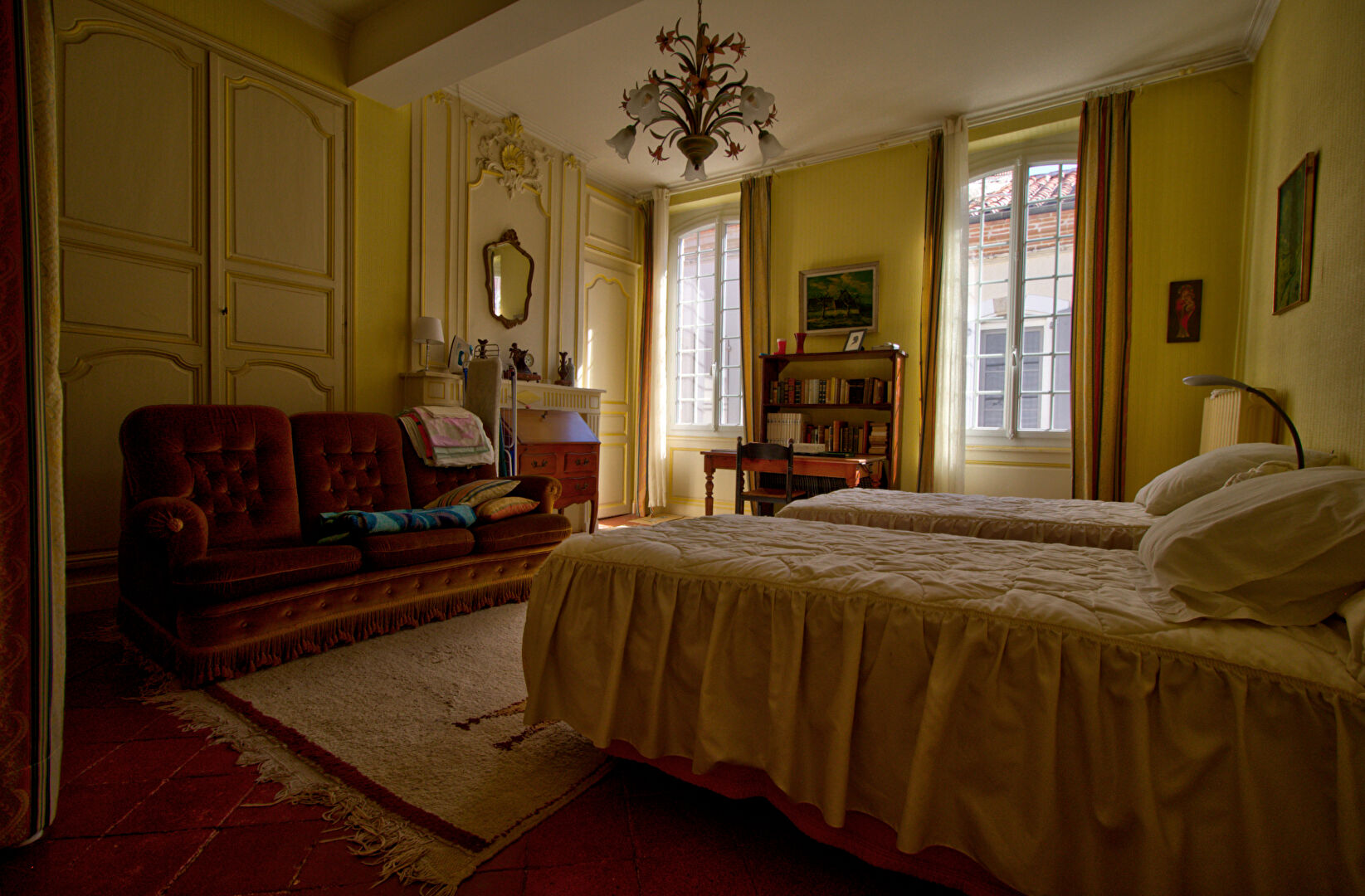 AGEN CENTRE - Maison de caractère de 250 m² avec extérieur, cave dans un quartier calme et recherché