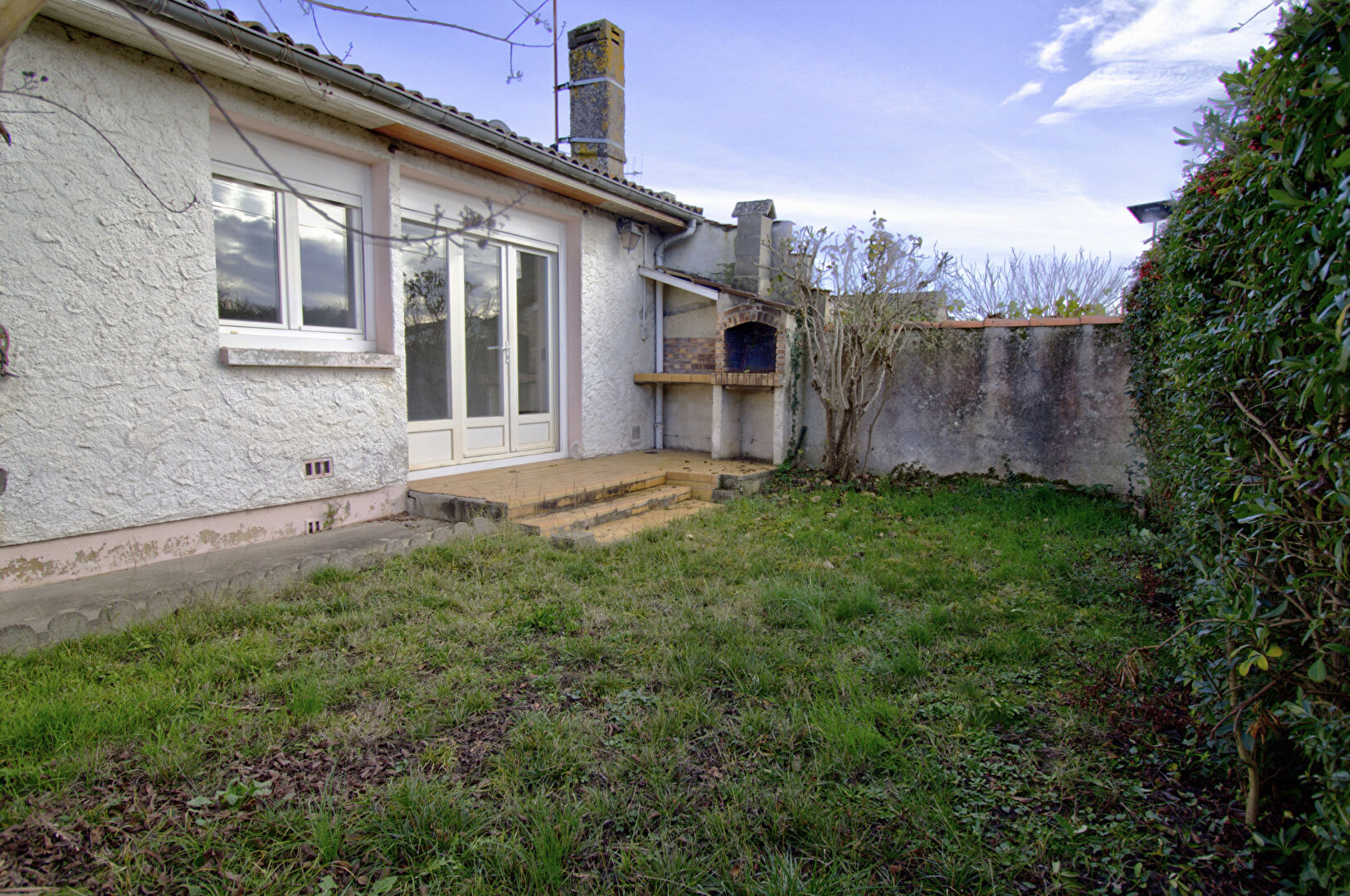 LE PASSAGE - Maison plain-pied de 88 m² avec 3 chambres, garage et jardin autour sur un terrain de 280 m² environ