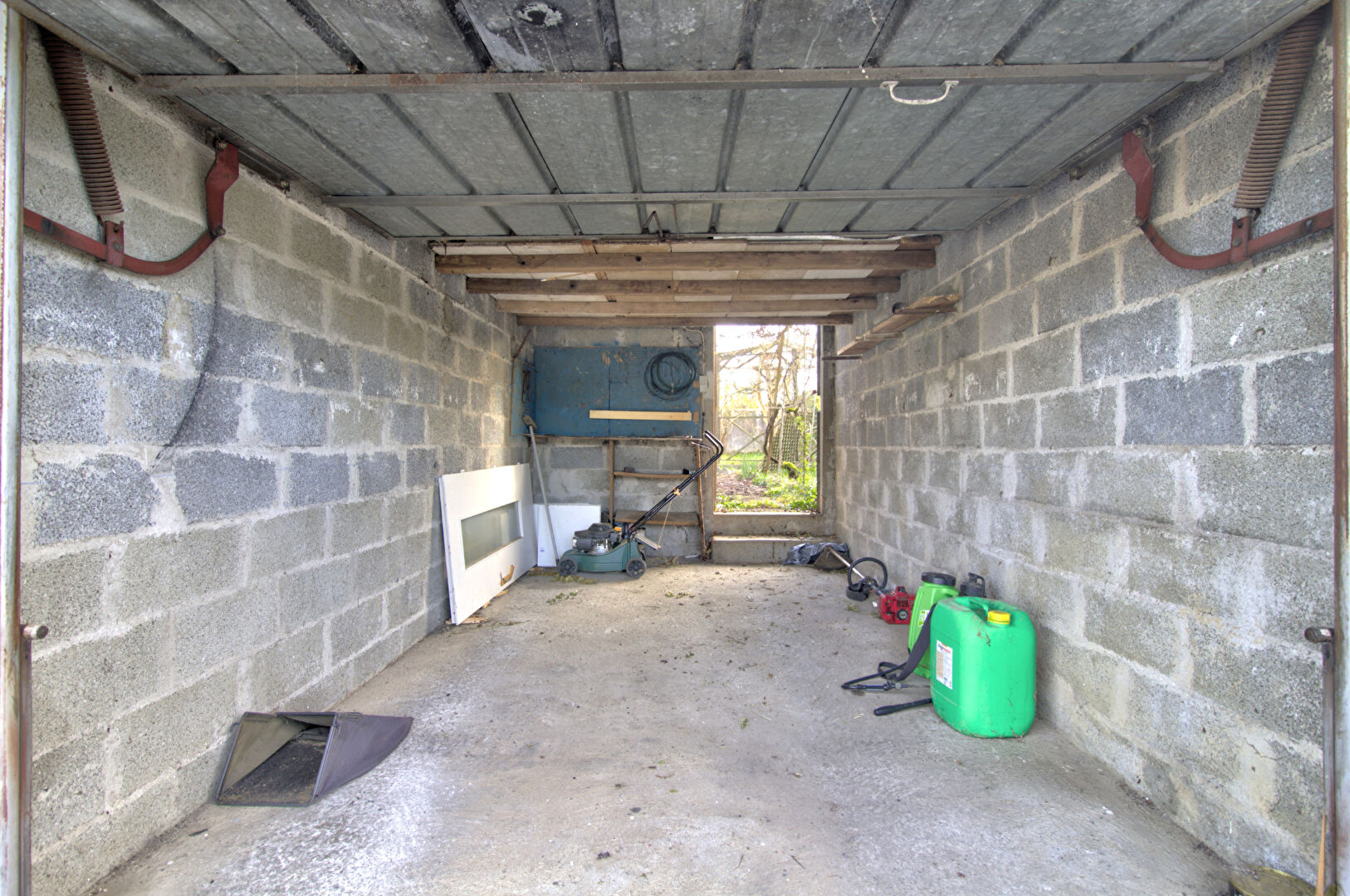 LE PASSAGE - Maison plain-pied de 88 m² avec 3 chambres, garage et jardin autour sur un terrain de 280 m² environ