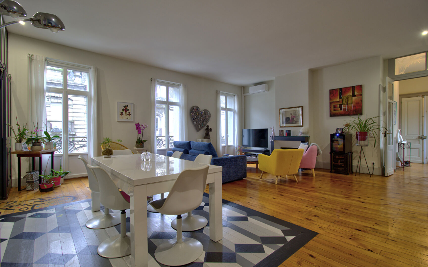 AGEN HYPER CENTRE - Appartement entièrement rénové de 147m² avec garage et cave en coeur de ville quartier CARNOT.