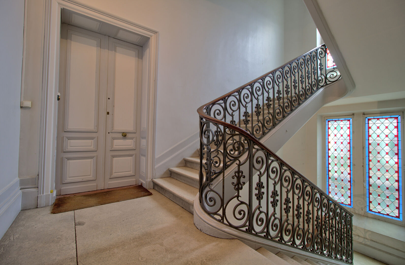 AGEN HYPER CENTRE - Appartement entièrement rénové de 147m² avec garage et cave en coeur de ville quartier CARNOT.