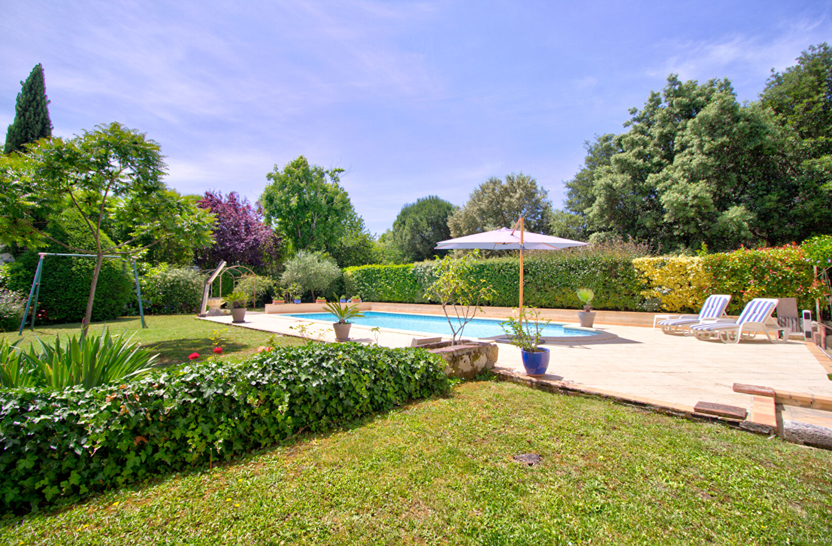 Maison 11 pièces 326 m² · à Layrac · 326 m² · 375 000 €