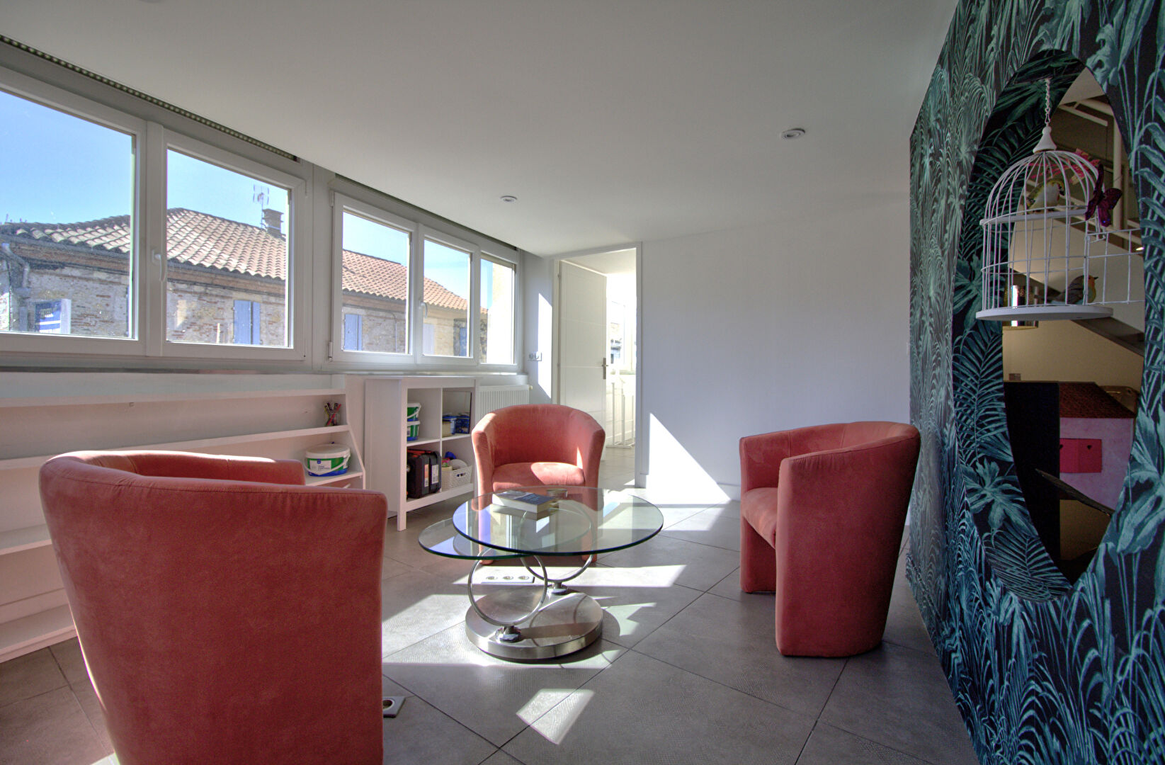 BON ENCONTRE - Ensemble immobilier comprenant un appartement type Loft de 254 m² dont 49 m² loué meublé avec accès indépendant et dépendance de 63 m² aménageable.