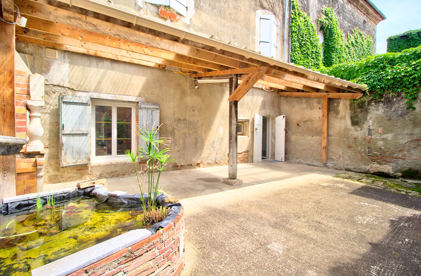Maison 5 pièces 160 m² · à Layrac · 160 m² · 180 000 €
