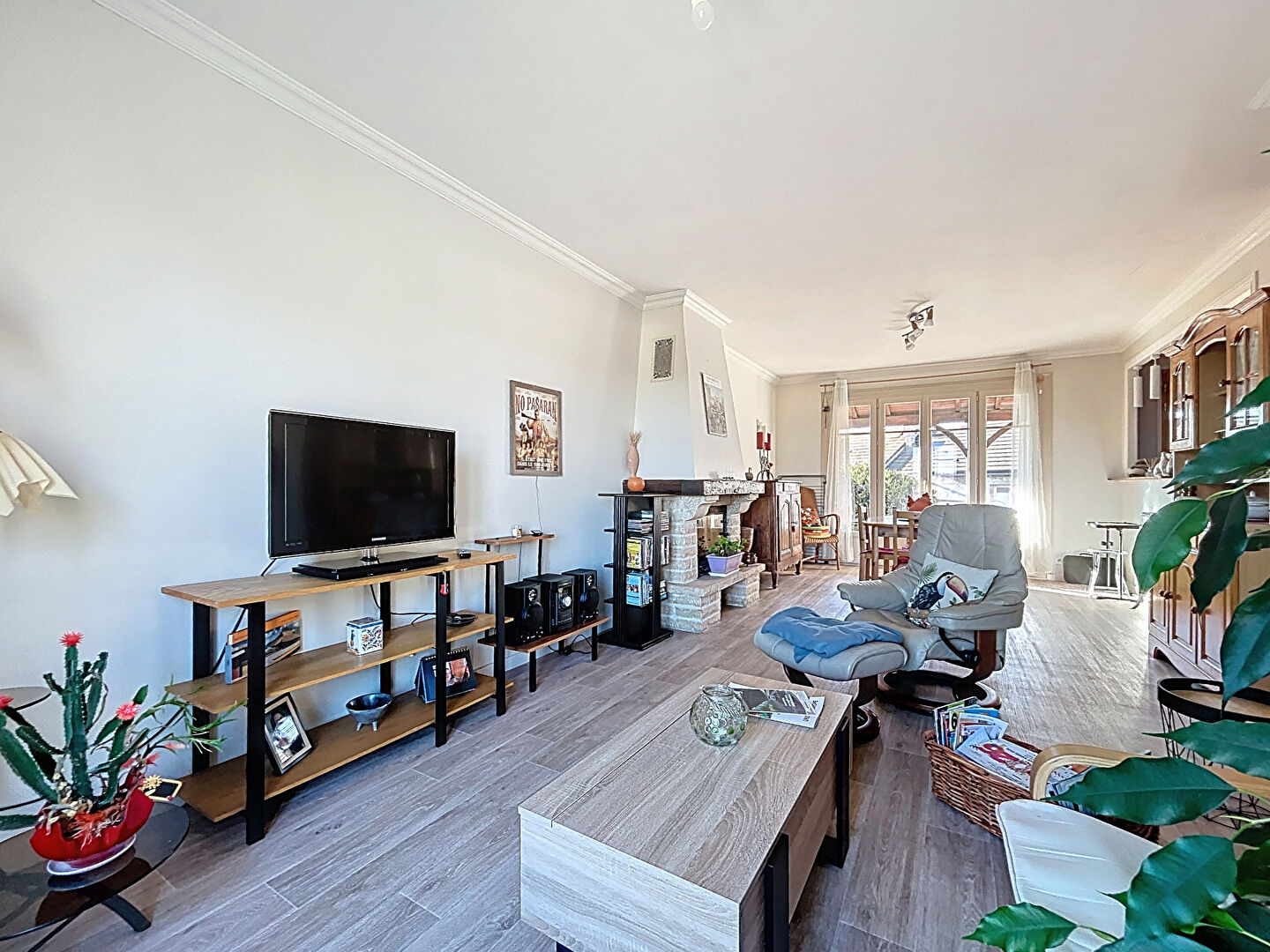 Maison à vendre Donzenac - Vue imprenable - 120 m2 Habitable - 3 Chambres - Sous-sol complet - Buanderie, Bureau - Terrain 600 m2