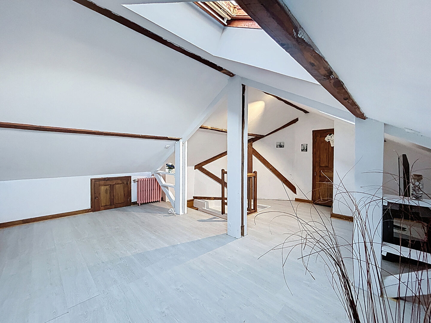 Maison à vendre Donzenac - Vue imprenable - 120 m2 Habitable - 3 Chambres - Sous-sol complet - Buanderie, Bureau - Terrain 600 m2