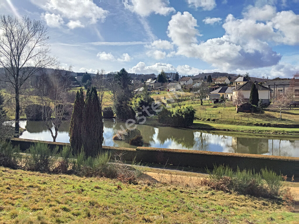 Terrain avec très belle vue à vendre sur Sainte Fortunade 2 190 m2 · à Sainte-Fortunade · 18 600 €