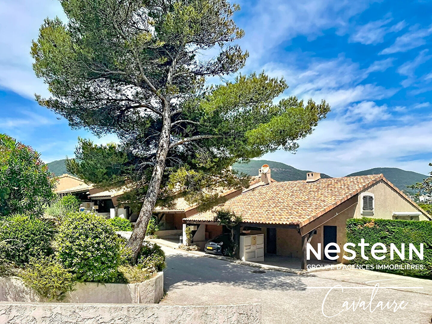 A la Vigie, proche calanques et centre-ville, Mazet 3 pièces + mezzanine  Cavalaire-sur-Mer environ 71 m² (65,6 m² Carrez) avec garage et stationnement
