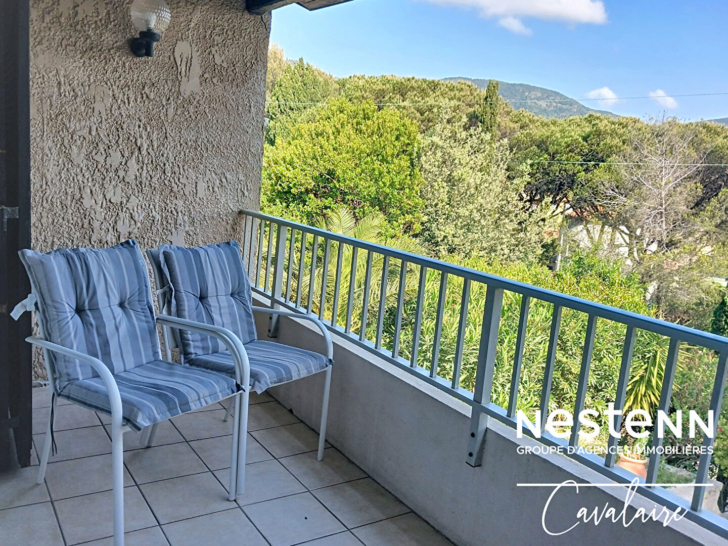 A la Vigie, proche calanques et centre-ville, Mazet 3 pièces + mezzanine  Cavalaire-sur-Mer environ 71 m² (65,6 m² Carrez) avec garage et stationnement
