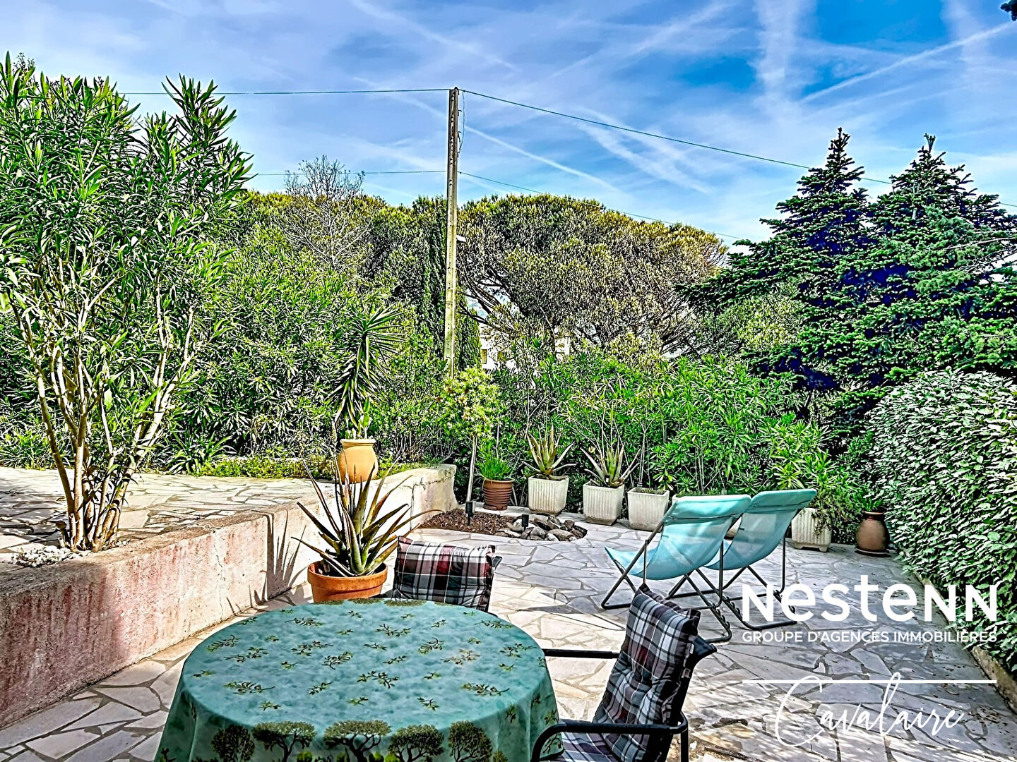 A la Vigie, proche calanques et centre-ville, Mazet 3 pièces + mezzanine  Cavalaire-sur-Mer environ 71 m² (65,6 m² Carrez) avec garage et stationnement
