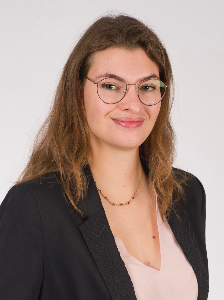 Elisa C.