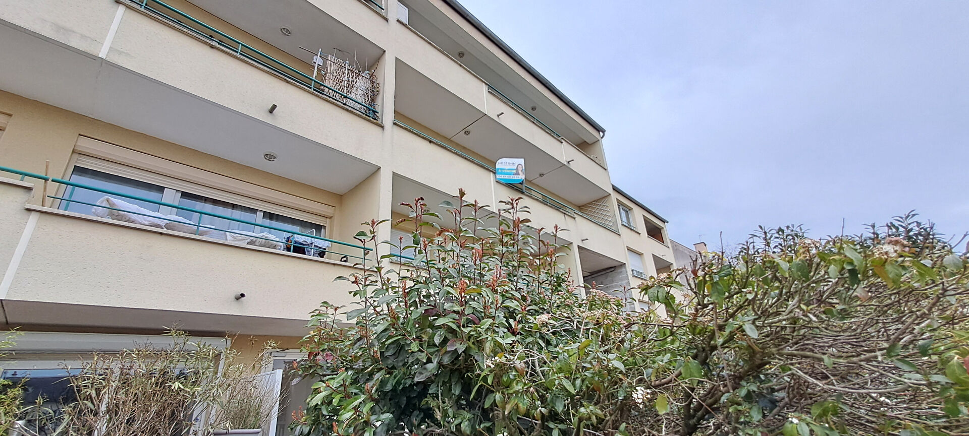 Appartement F4-F5 de 110 m2 avec box en sous-sol et ascenseurs - Etampes, centre-ville