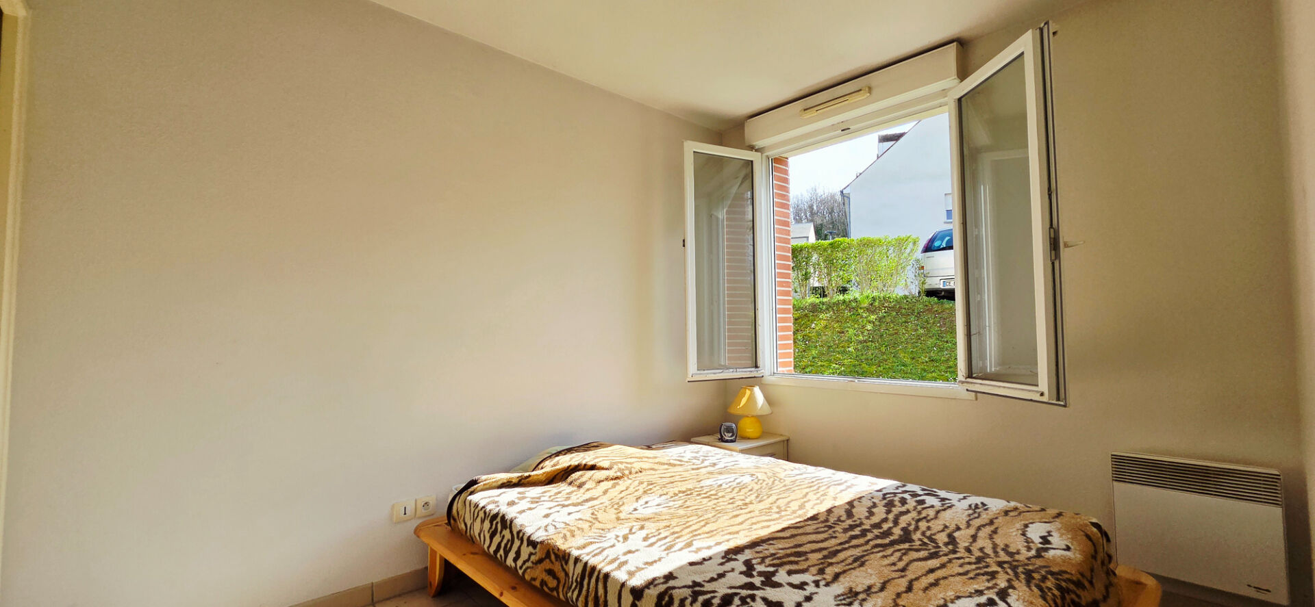 Appartement vendu loué 610 € HC avec place de stationnement à Étampes - Idéal Investissement !