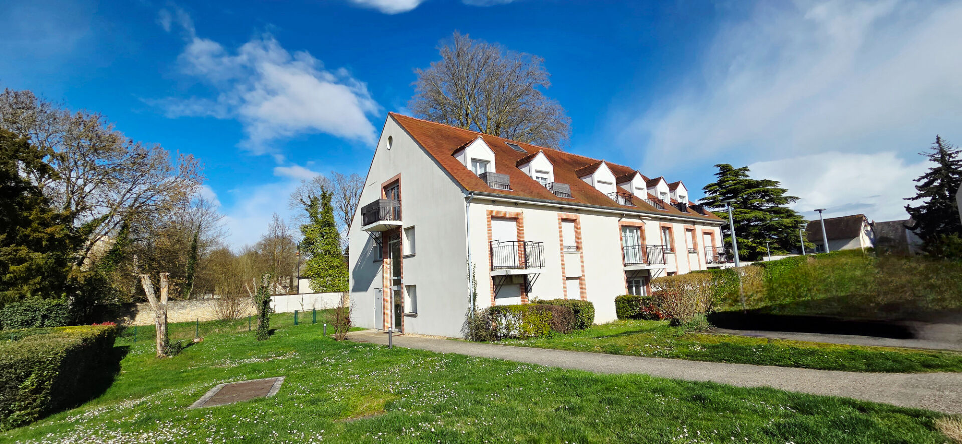Appartement vendu loué 610 € HC avec place de stationnement à Étampes - Idéal Investissement !