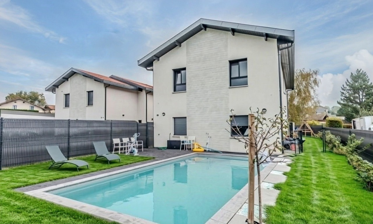 Lully Maison contemporaine de 200 m² avec piscine et prestations premium