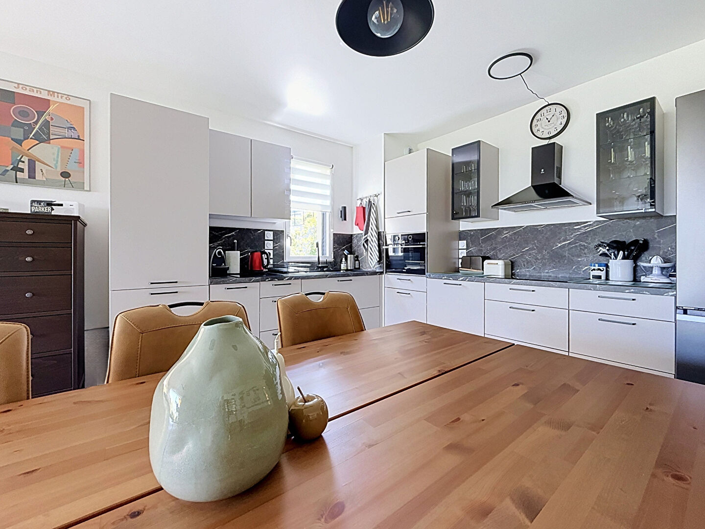 Évian-les-Bains - T3 de 76 m² en rez-de-jardin avec terrasse, jardin et garage
