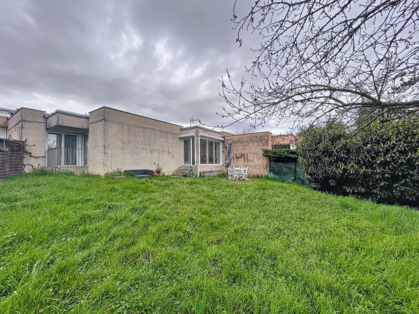 Maison Meximieux 4 pieces , 3 chambres, garage, sur un terrain de 568m2