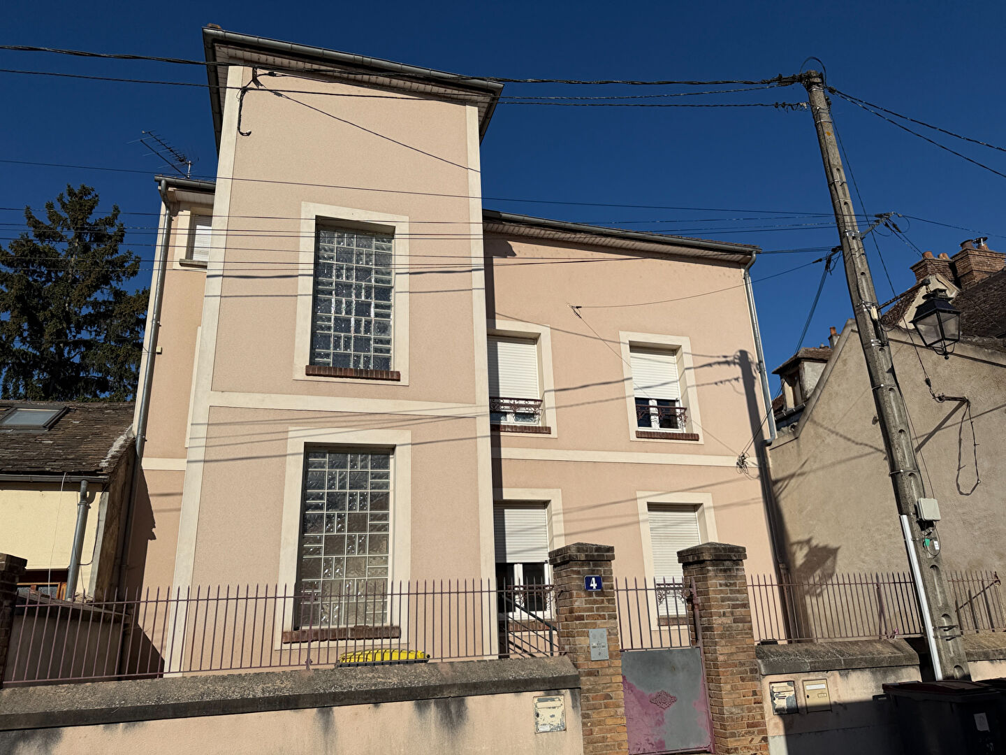Immeuble 6 pièces · à Montereau Fault Yonne · 255 888 €
