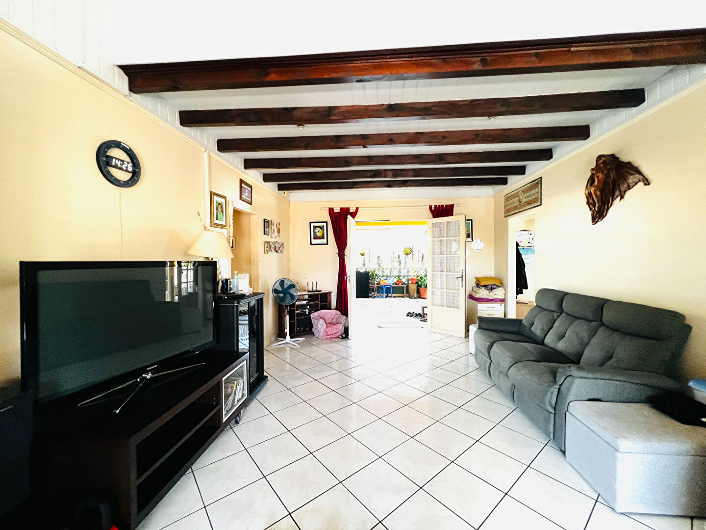 A VENDRE SUR LES HAUTEURS D'AUTEUIL UNE VILLA DE TYPE F4 + STUDIO