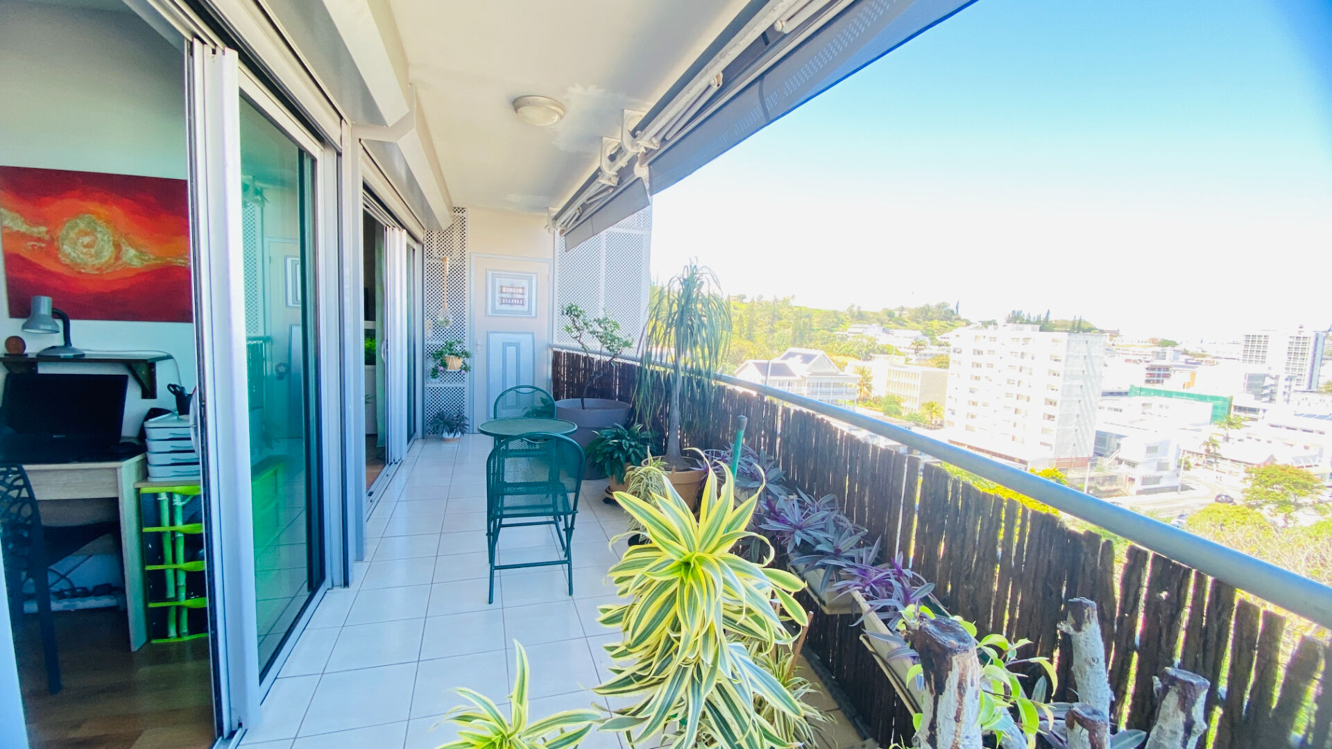 ? A VENDRE : APPARTEMENT D'EXCEPTION F3 AVEC VUE PANORAMIQUE À NOUMÉA?