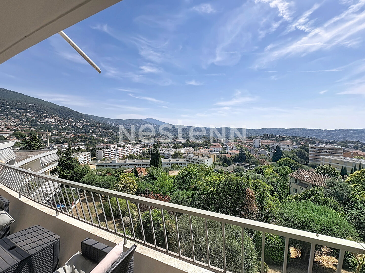 Exceptionnel appartement 4 pièces dernier étage avec vue panoramique à Grasse - Saint Claude