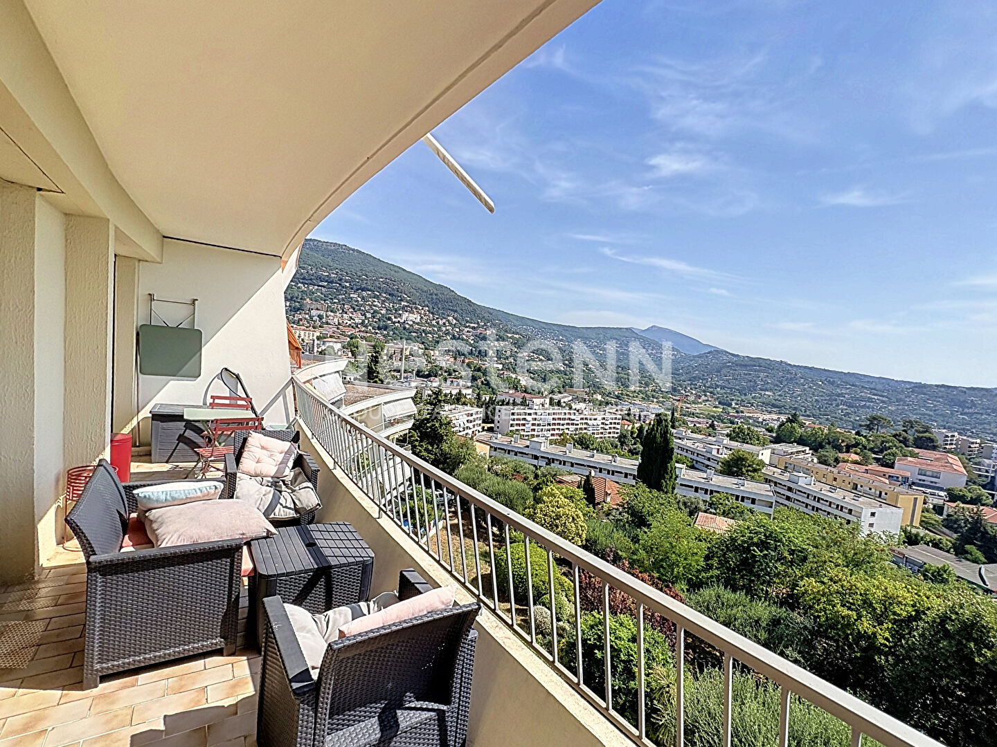 Exceptionnel appartement 4 pièces dernier étage avec vue panoramique à Grasse - Saint Claude