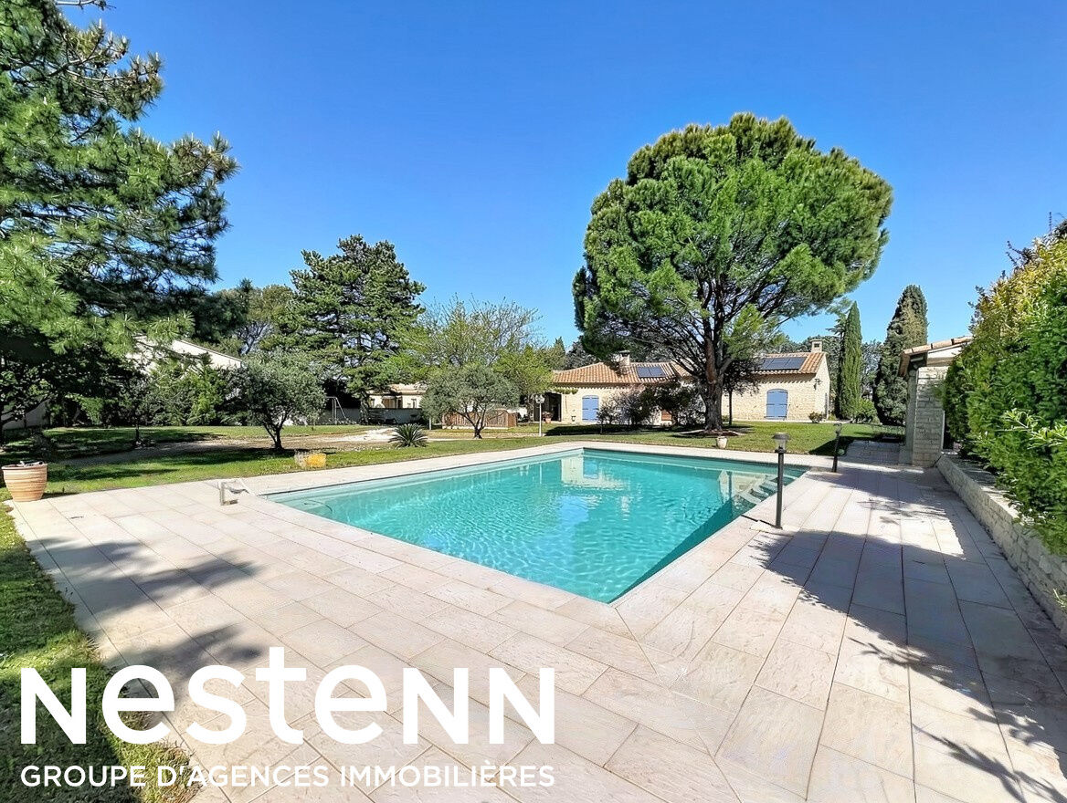 Maison 5 pièces 250 m² · à Senas · 250 m² · 808 500 €