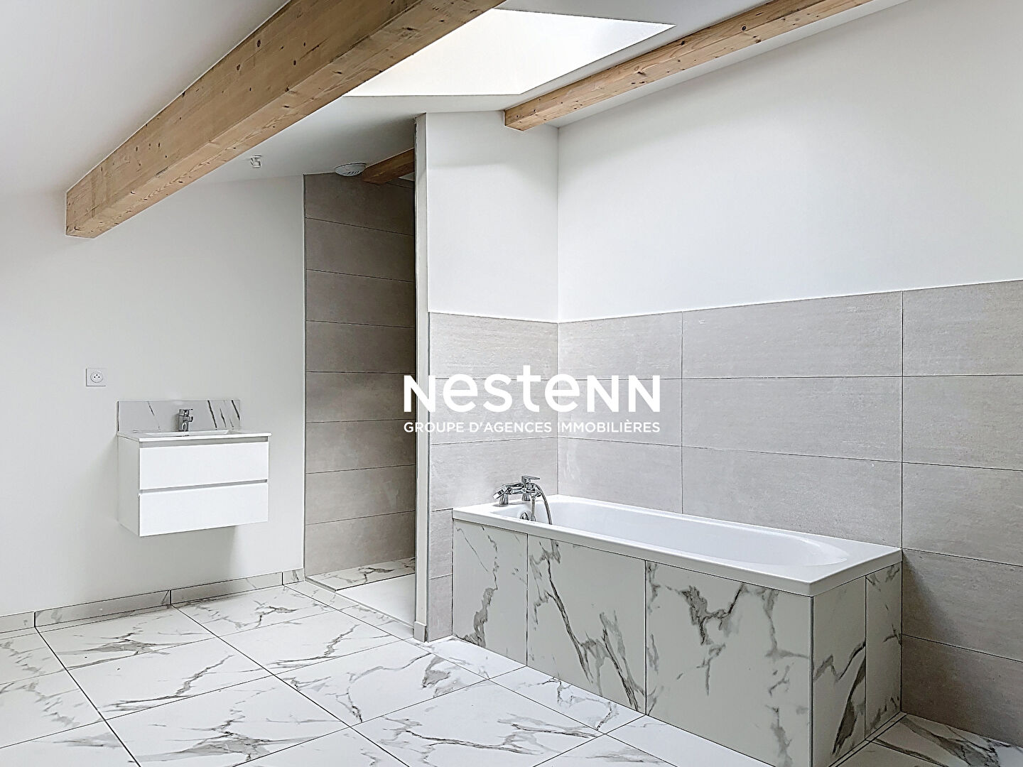 MAISON SATHONAY CAMP 4 CHAMBRES AVEC GRAND GARAGE FRAICHEMENT RÉNOVÉE AU CALME