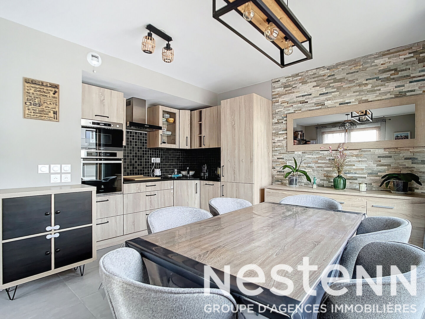 SATHONAY CAMP - APPARTEMENT T3 -  3 EME ETAGE - BALCON - CAVE - PARKING