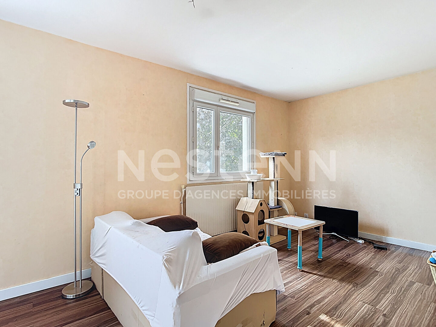 APPARTEMENT T4 SATHONAY CAMP TROIS CHAMBRES AVEC BALCON GARAGE BOX FERMÉ ET CAVE