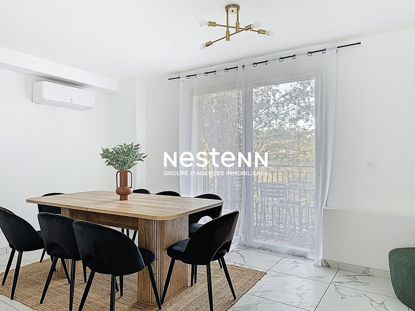 SATHONAY CAMP MAISON DE VILLE ENTIÈREMENT RENOVÉE AVEC GARAGE ET TERRASSE