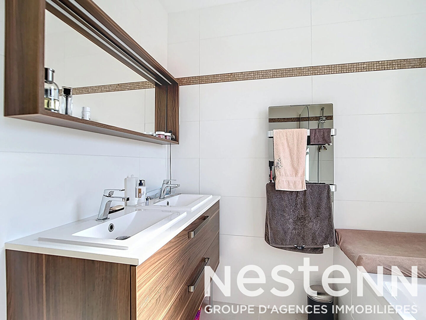 MAISON FAMILIALE A VENDRE - RILLIEUX-LA-PAPE - QUARTIER POLYCLINIQUE - 103 m²  4 CHAMBRES - JARDIN -  GARAGE