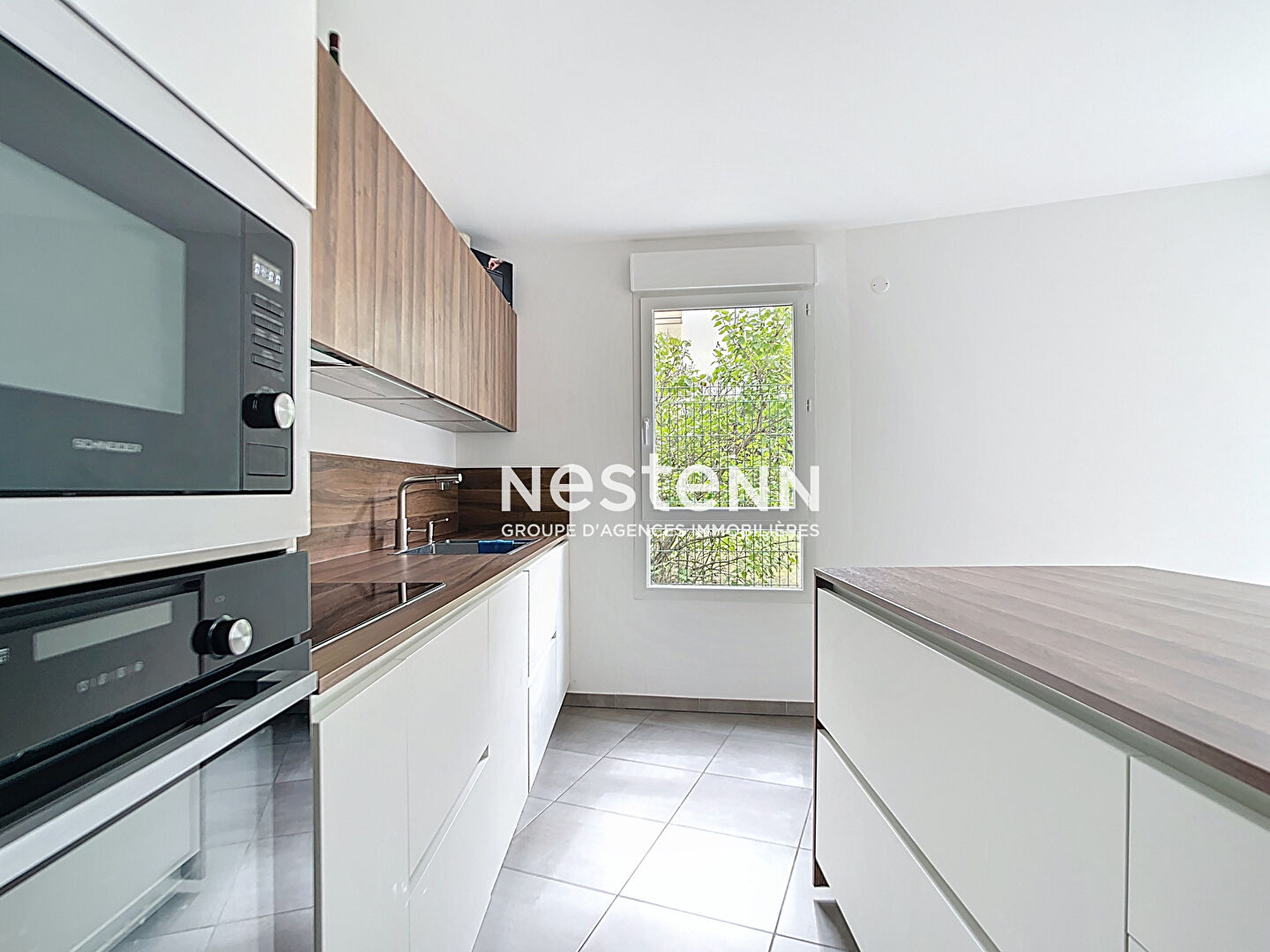 SATHONAY CAMP T5 4 CHAMBRES DISPOSANT DE BEAU VOLUME AVEC GARAGE