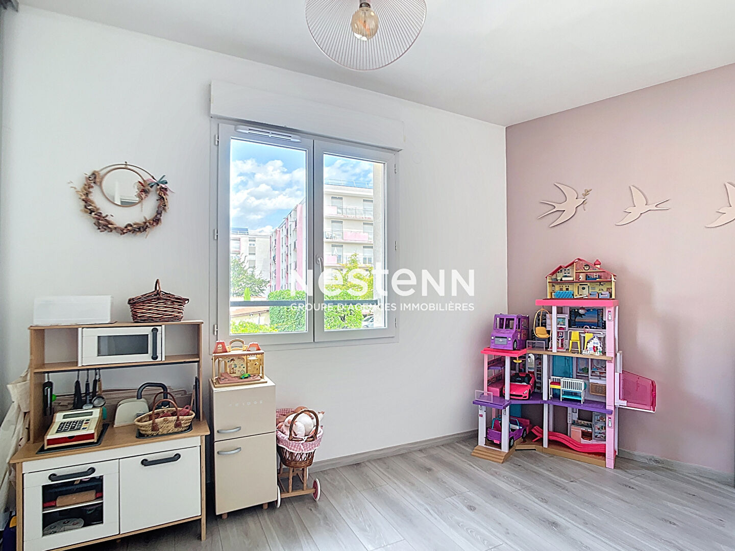 SATHONAY CAMP T5 4 CHAMBRES DISPOSANT DE BEAU VOLUME AVEC GARAGE