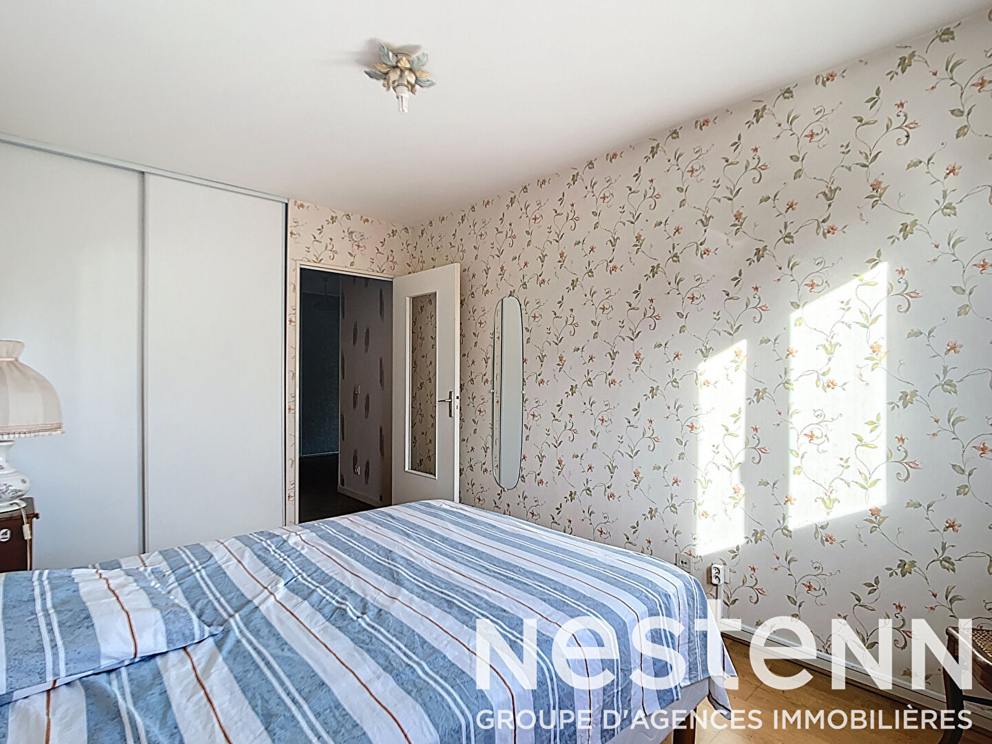 NEUVILLE SUR SAONE - APPARTEMENT T2 62 M² AU CALME VUE ARBOREE AVEC CAVE ET GARAGE PROCHE DES COMMERCES