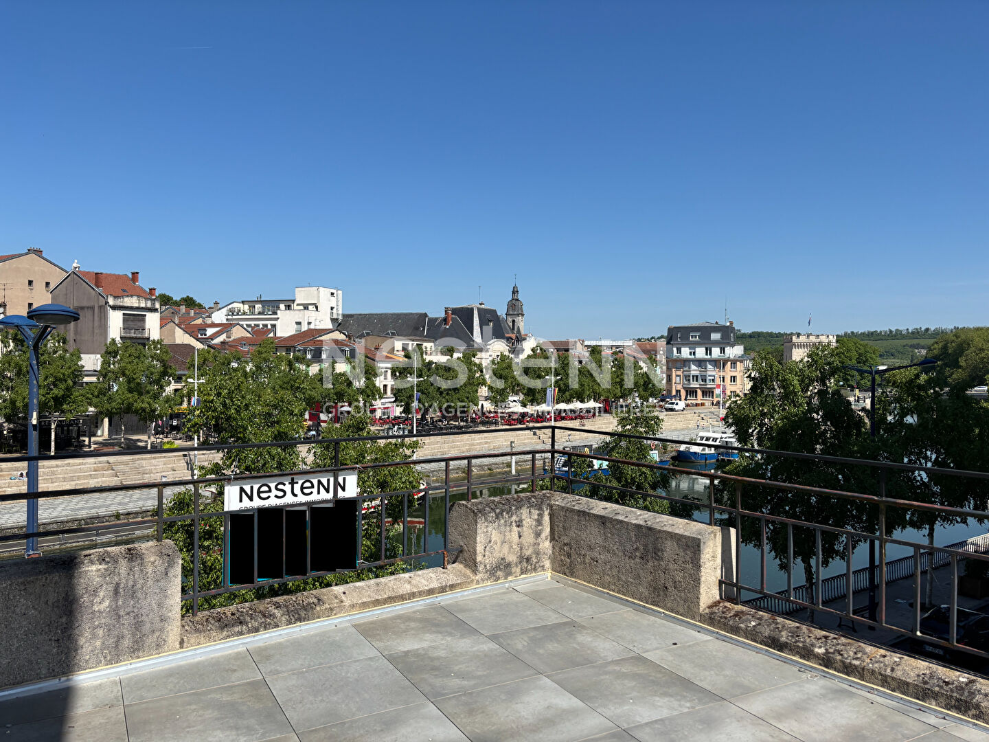 RARE À LA VENTE - MAISON - VUE MEUSE - TOIT TERRASSE - PARKING