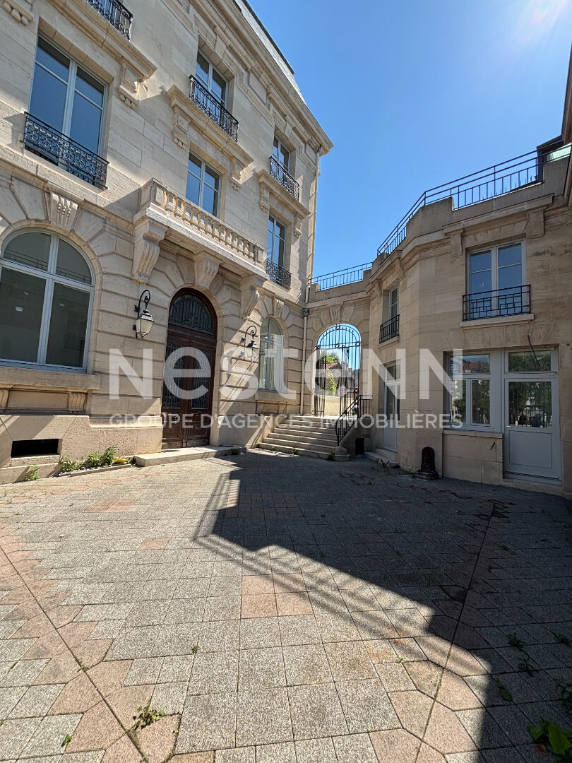 RARE À LA VENTE - APPARTEMENT - TERRASSE - PARKING
