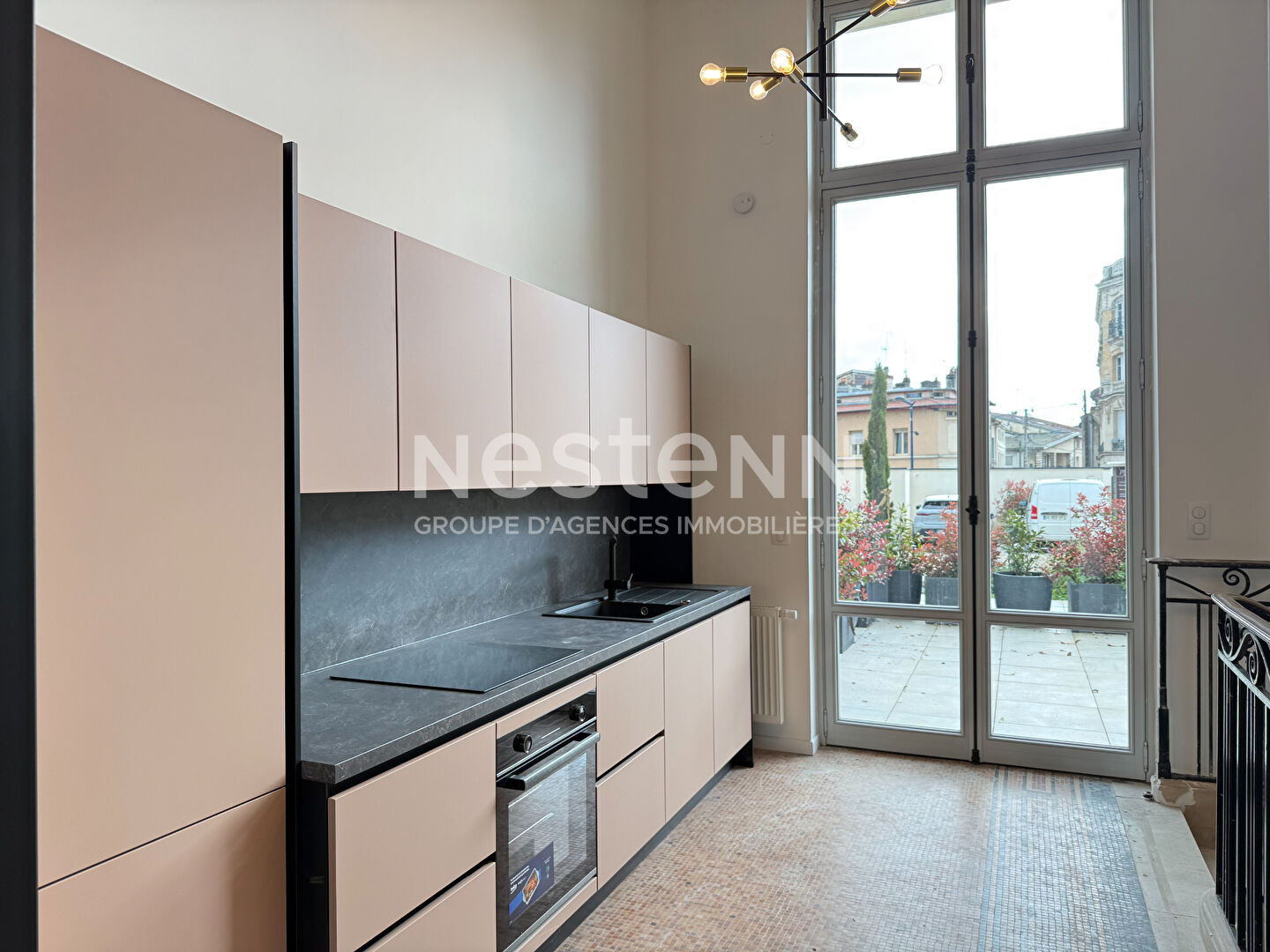 RARE À LA VENTE - APPARTEMENT - TERRASSE - PARKING