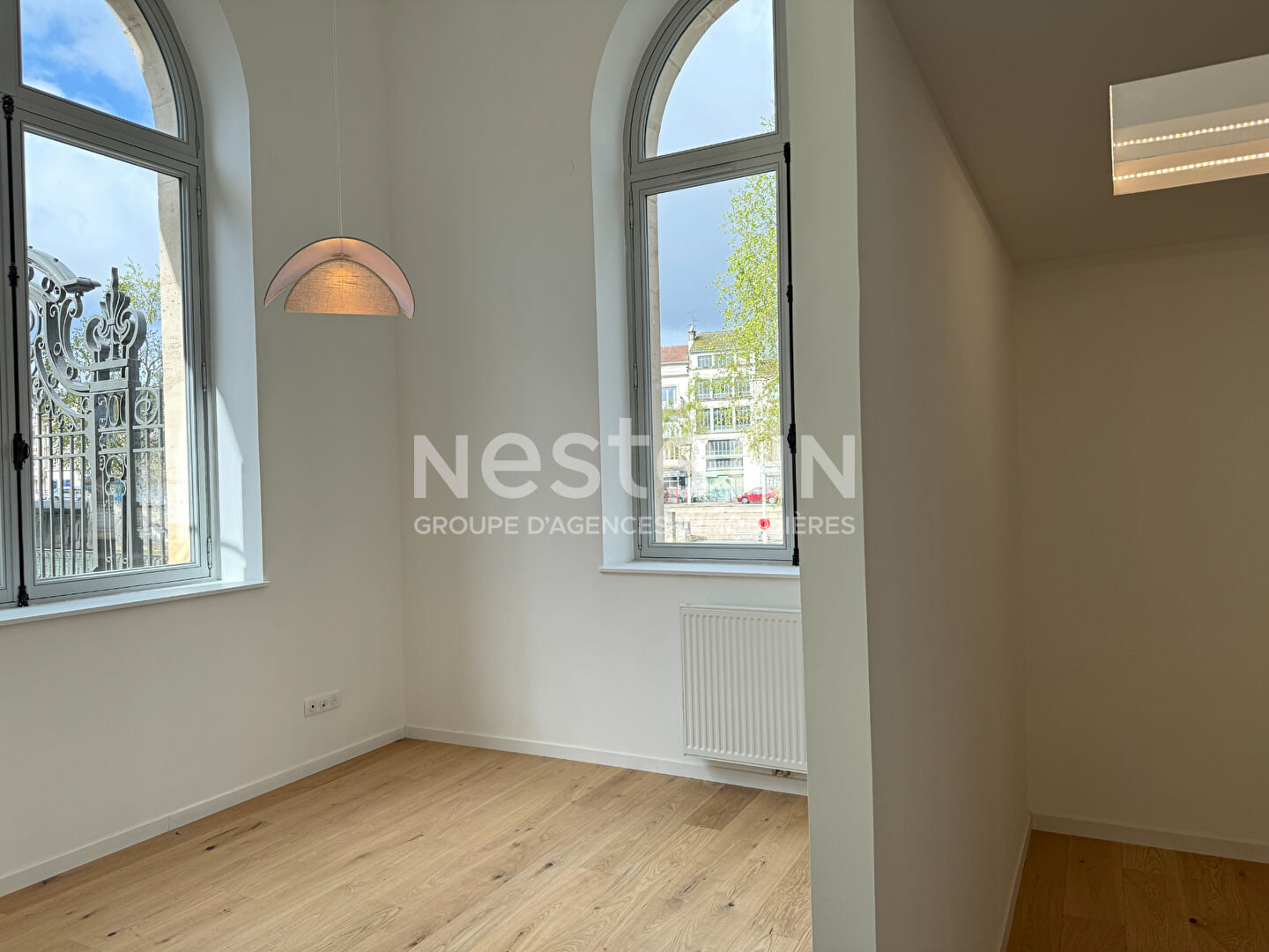 RARE À LA VENTE - APPARTEMENT - TERRASSE - PARKING