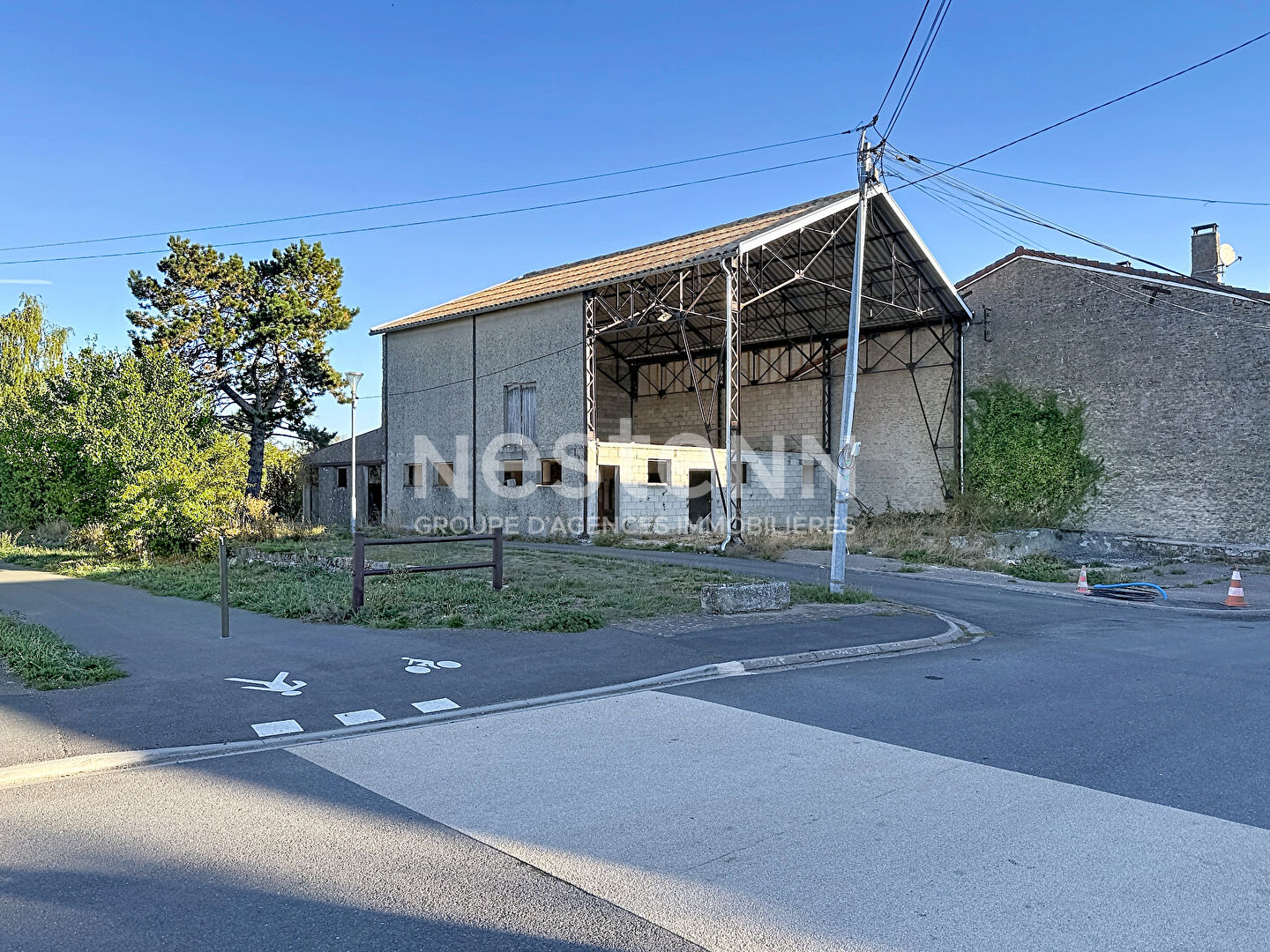 Hangar - Tilly sur Meuse - 190m² · à Tilly-sur-Meuse · 190 m² · 46 000 €