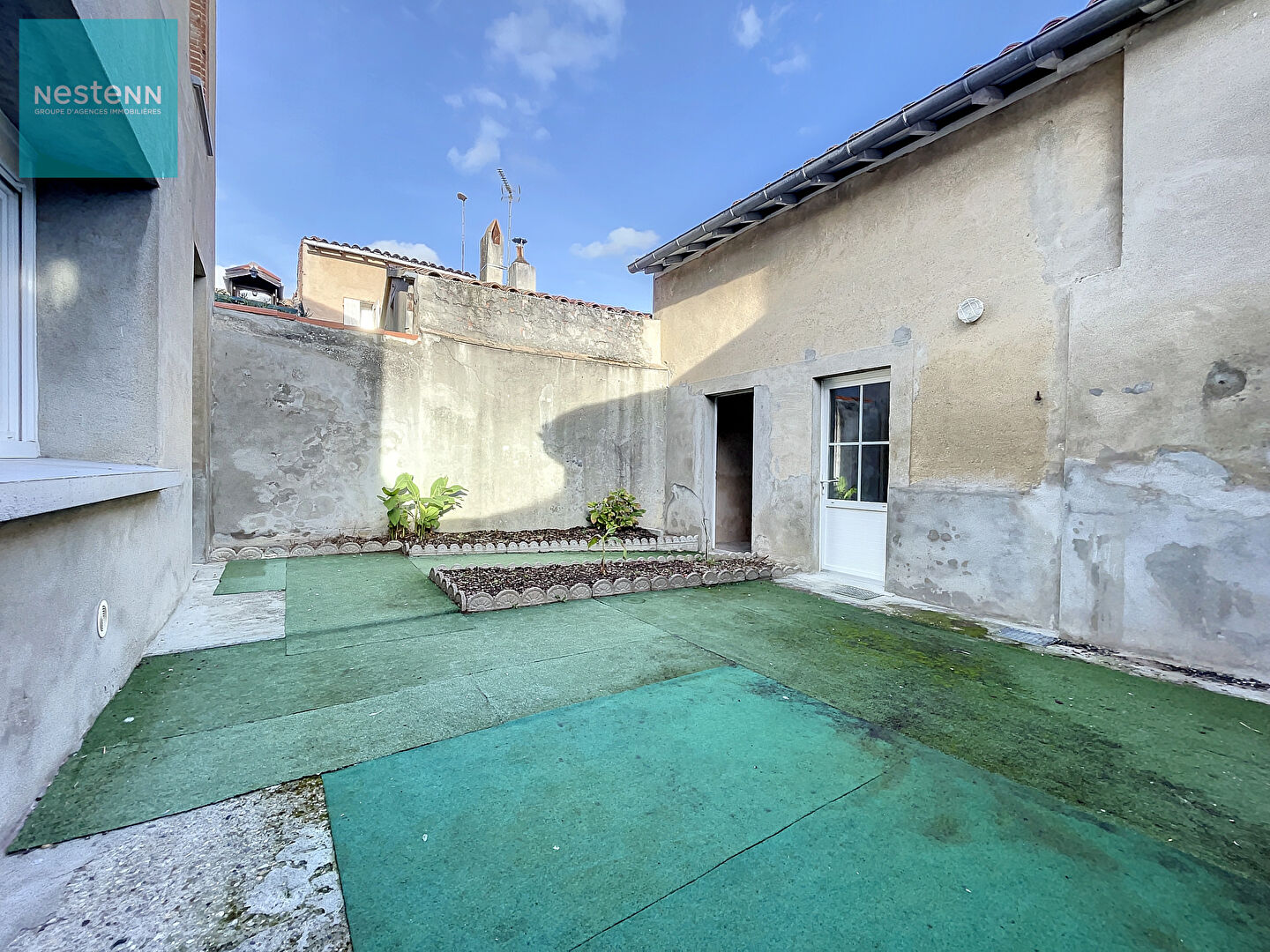A louer Maison de ville 3 pieces 83 m2 avec cour et garage, au coeur de Villefranche De Lauragais